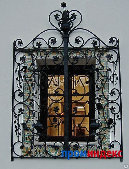 Фото Металлическая решетка на окно, модель №4