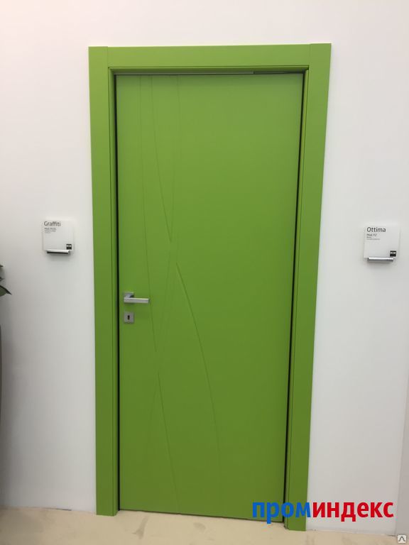 Фото Дверь межкомнатная деревянная с фрезерованным рисунком по RAL