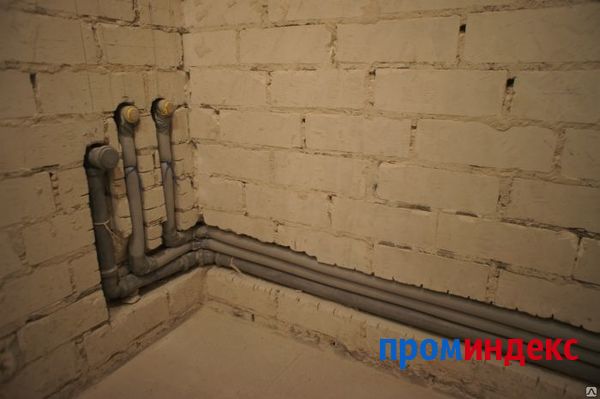 Фото Штробы под трубы водопровода и канализации (кирпич)