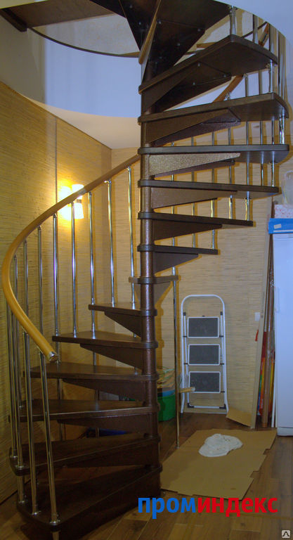 Фото Винтовые лестницы в доме