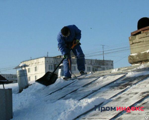 Фото Сброс снега с крыши