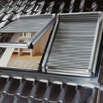 фото Мансардные окна для выхода на крышу ​Окно-люк VELTA деревянное