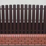 фото Штакетный забор двухсторонее окрашивание ширина 85мм, высота 1,25м 8017