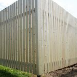 фото Забор из штакетника высотой 1,5 метра