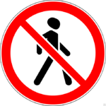 фото Дорожный знак Движение пешеходов запрещено 3.10