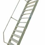 фото Лестница стационарная, 18 рифл. ступенек 600 мм из лёгк. металла, 45°