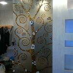 фото Стеклянная межкомнатная перегородка с декором «Климт»