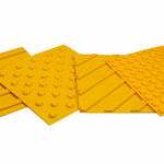 фото Тактильная плитка полиуретановая (ТПУ) 300х300 мм жёлтая для наружных работ