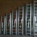 Фото №4 Алюминиевая лестница трехсекционная 3x9 «Стандарт» складная 600 см