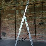 Фото №3 Алюминиевая лестница трехсекционная 3x12 «Стандарт» складная 855 см