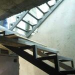 фото Каркас лестницы металлический
