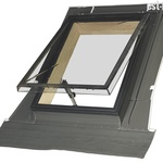 фото Мансардное окно-люк для выхода на крышу FAKRO WSZ 86х86 см