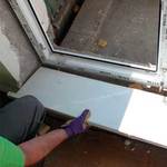 фото Установка и замена подоконников на окна в Сочи