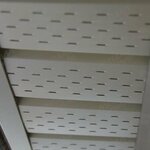 фото Реечный потолок Lбрус - 15x240 перфорированный серебристый металлик