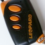 фото Брелок Leopard LR-433 (оранжевые кнопки).