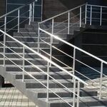 фото Ограждения лестниц из нержавейки